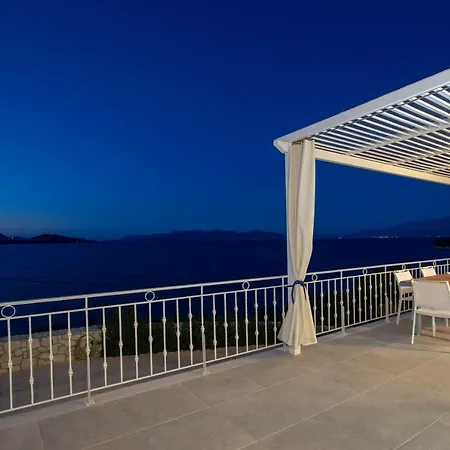 빌라 Kavos House